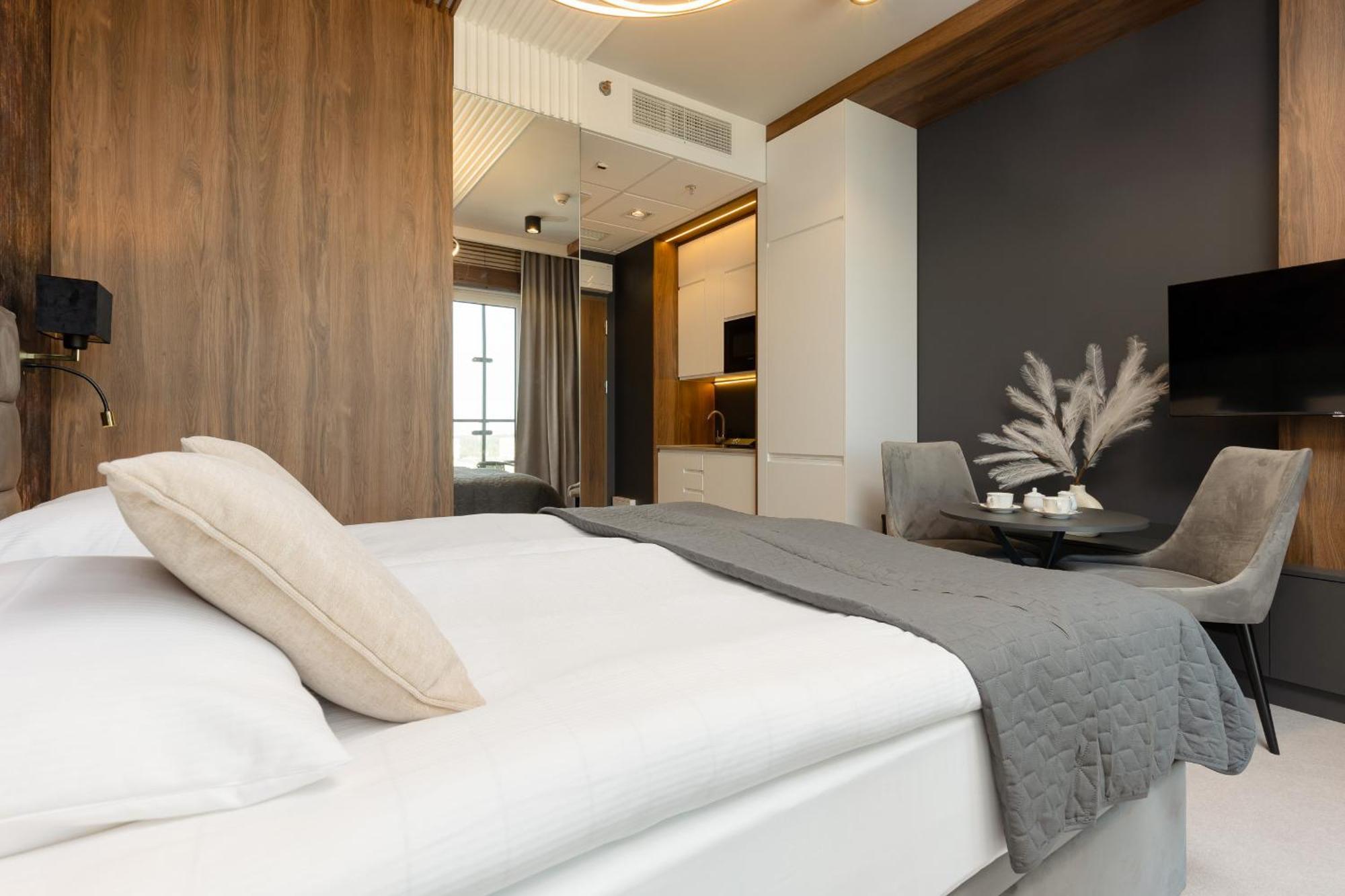 Exceptional Business Apartments By Noclegi Renters Варшава Екстериор снимка