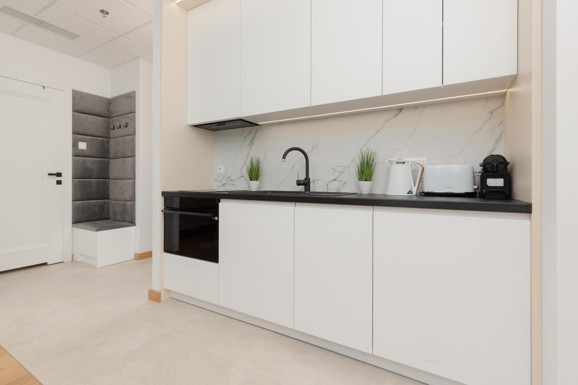 Exceptional Business Apartments By Noclegi Renters Варшава Екстериор снимка