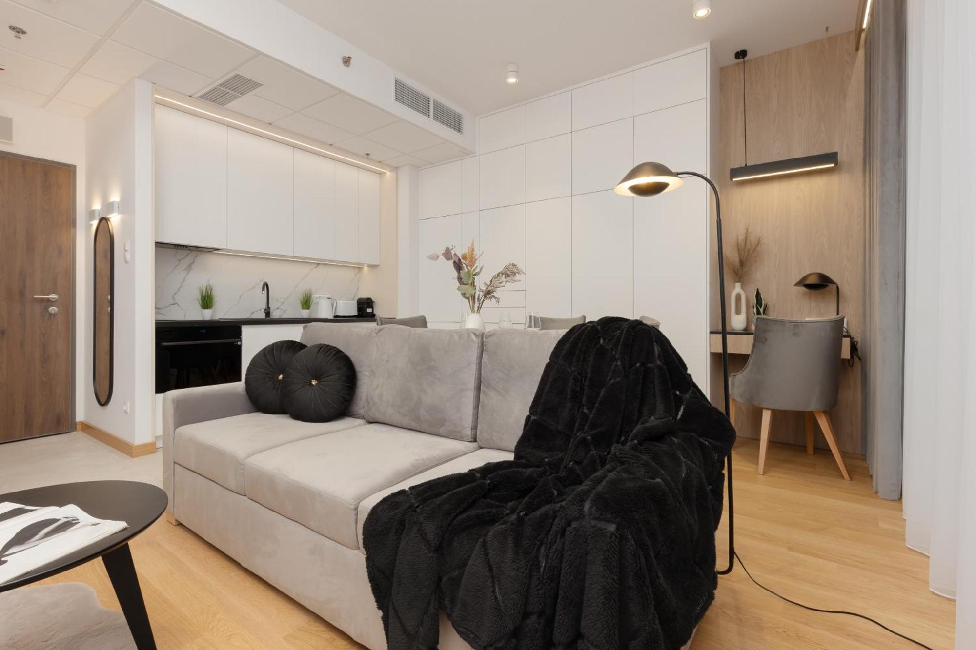 Exceptional Business Apartments By Noclegi Renters Варшава Екстериор снимка
